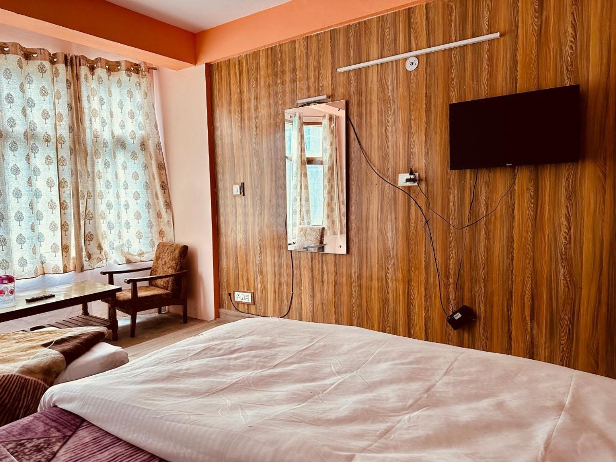 Hotel D Kanchan Manali Экстерьер фото