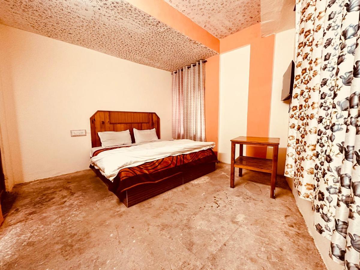 Hotel D Kanchan Manali Экстерьер фото